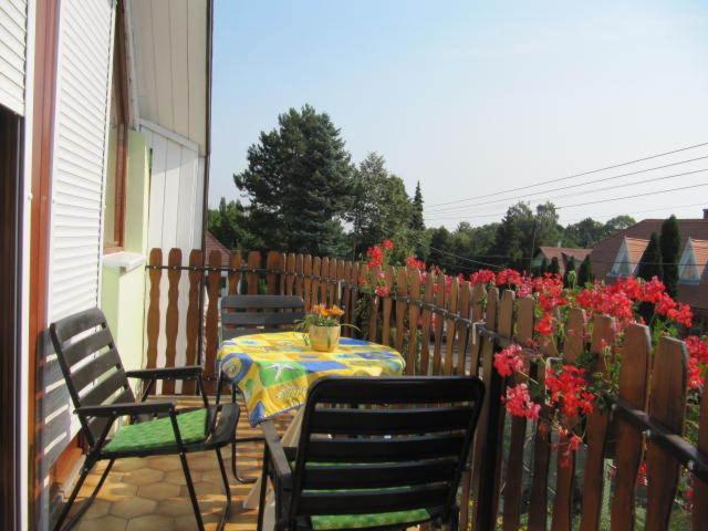 Andrea Apartmanház Balatongyörök Quarto foto